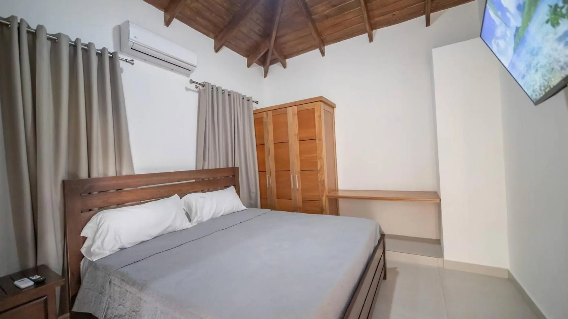 Villa Selena - 5Br Villa In Sosua Center